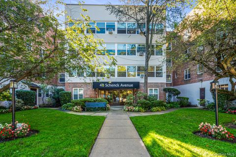 40 Schenck Avenue 1L Great Neck NY 11021