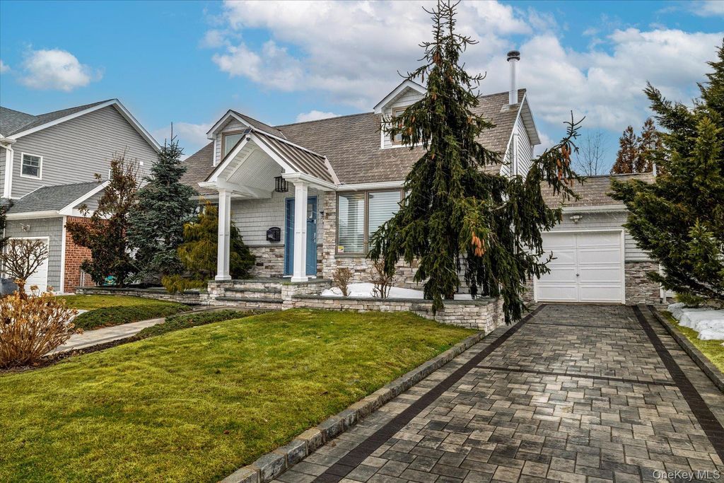 Photo of 1053 Lydia Drive, Franklin Square, NY 11010 (MLS # 978671)