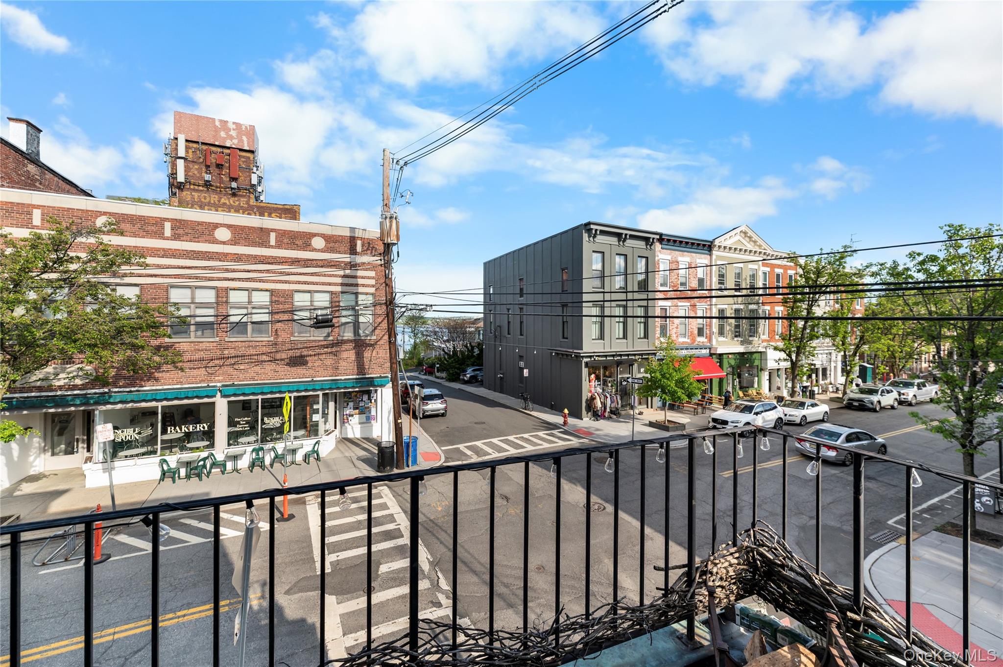 50 N Broadway 11