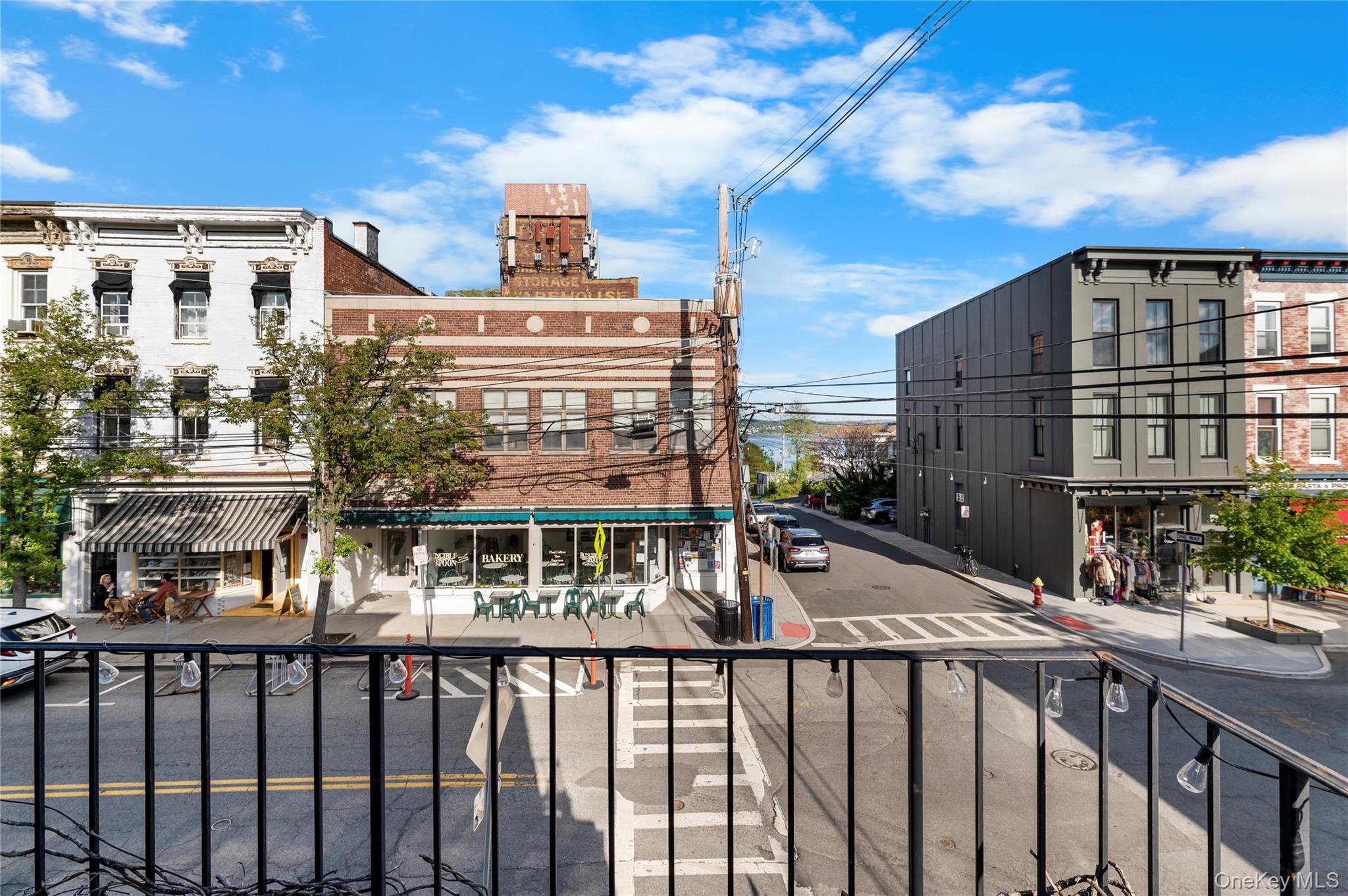 50 N Broadway 11