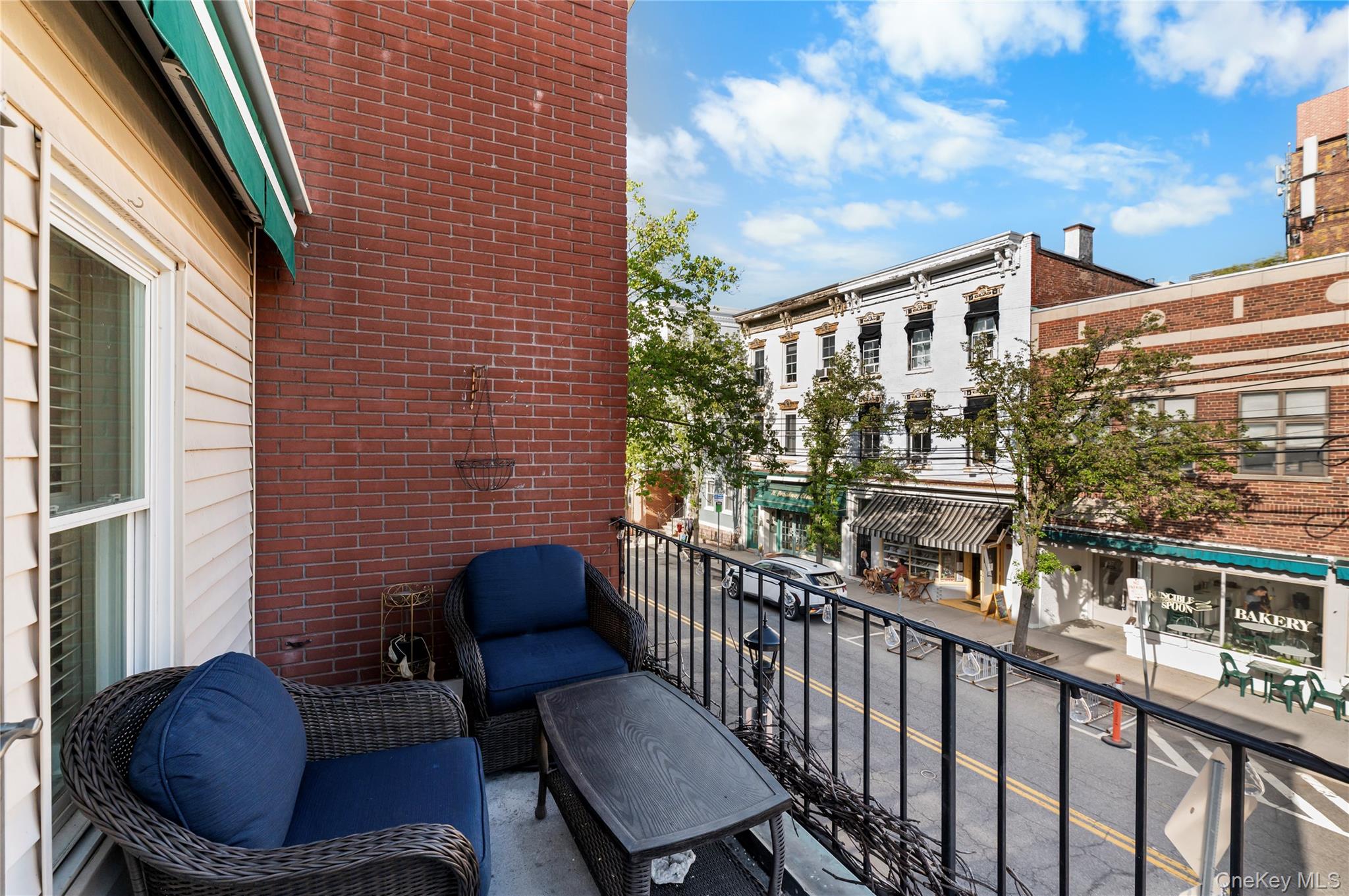 50 N Broadway 11