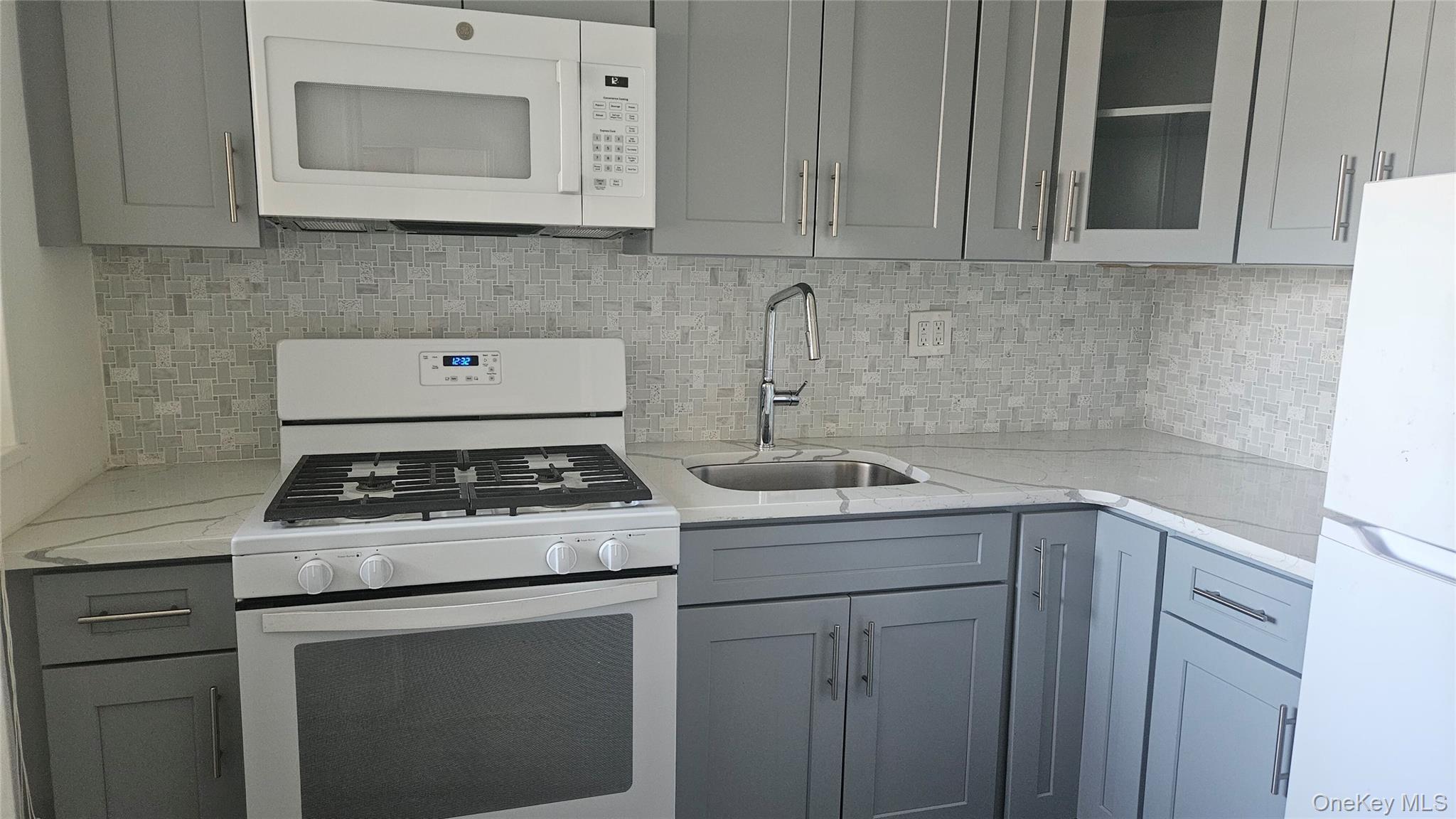 97-37 63rd Road 9M - Photo 2