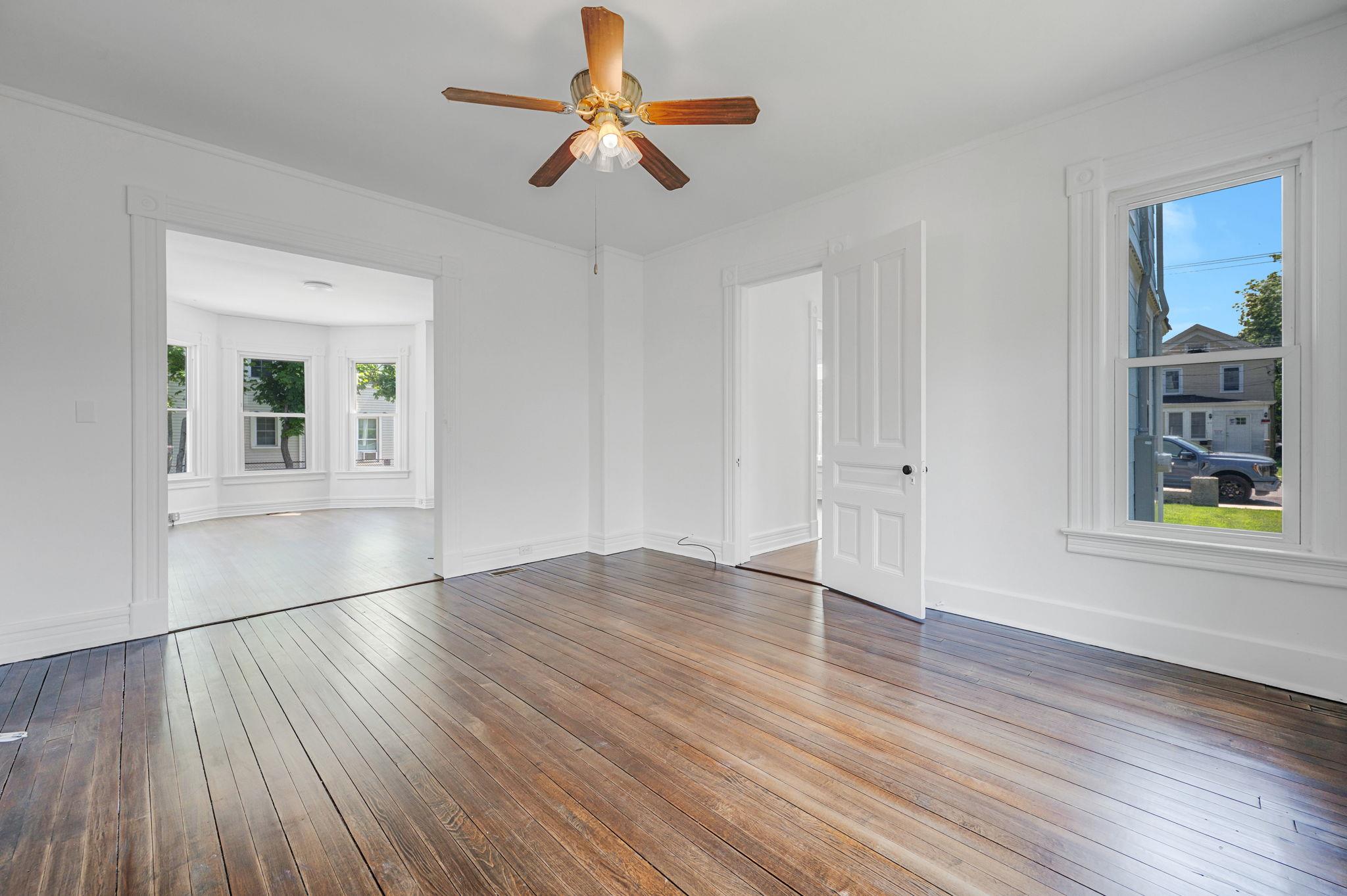 434 Griffing Avenue, Riverhead, New York image 37