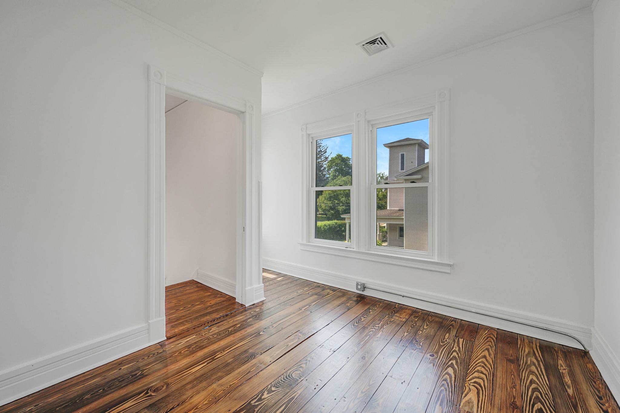 434 Griffing Avenue, Riverhead, New York image 19