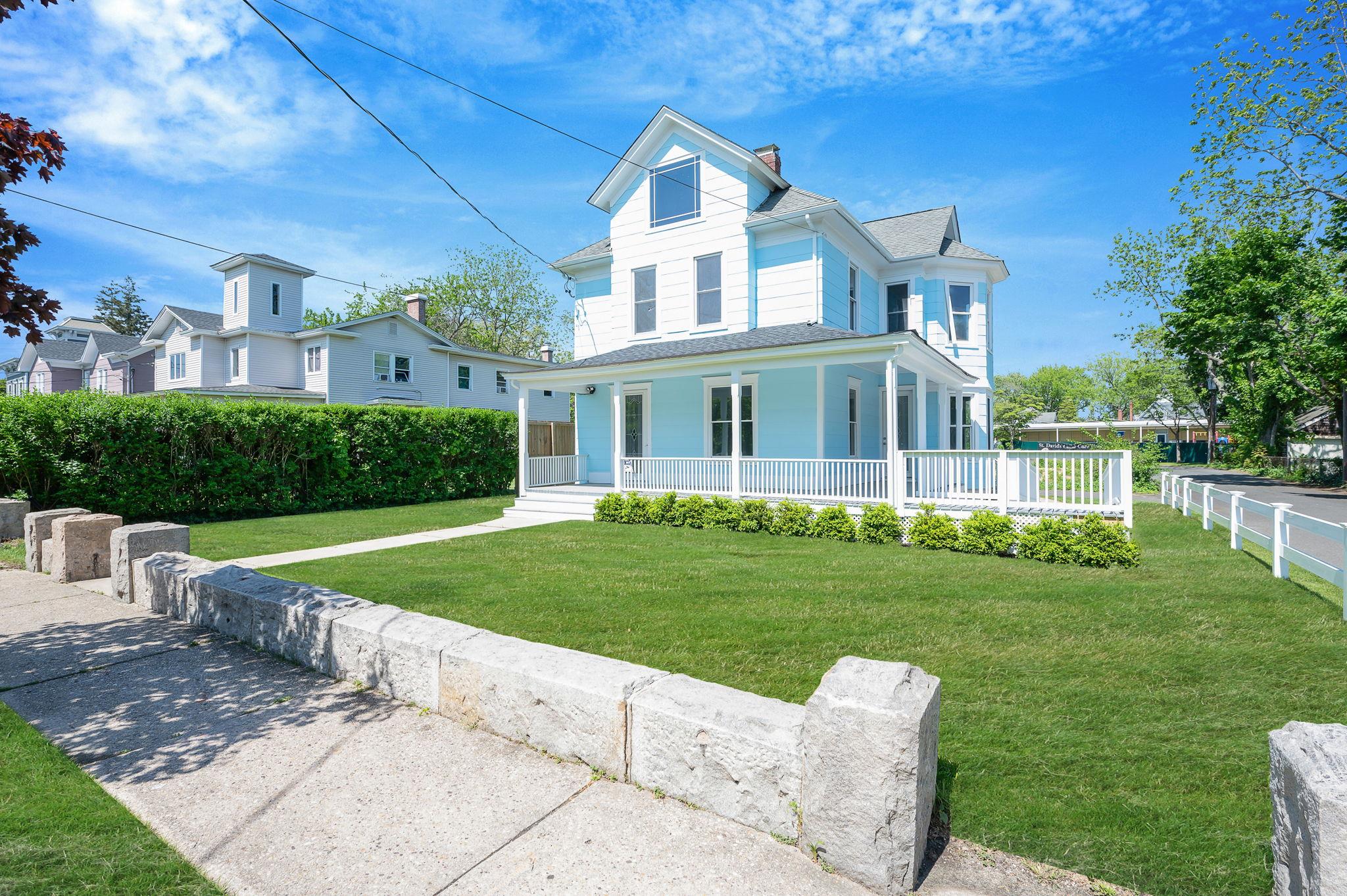 434 Griffing Avenue, Riverhead, New York image 3