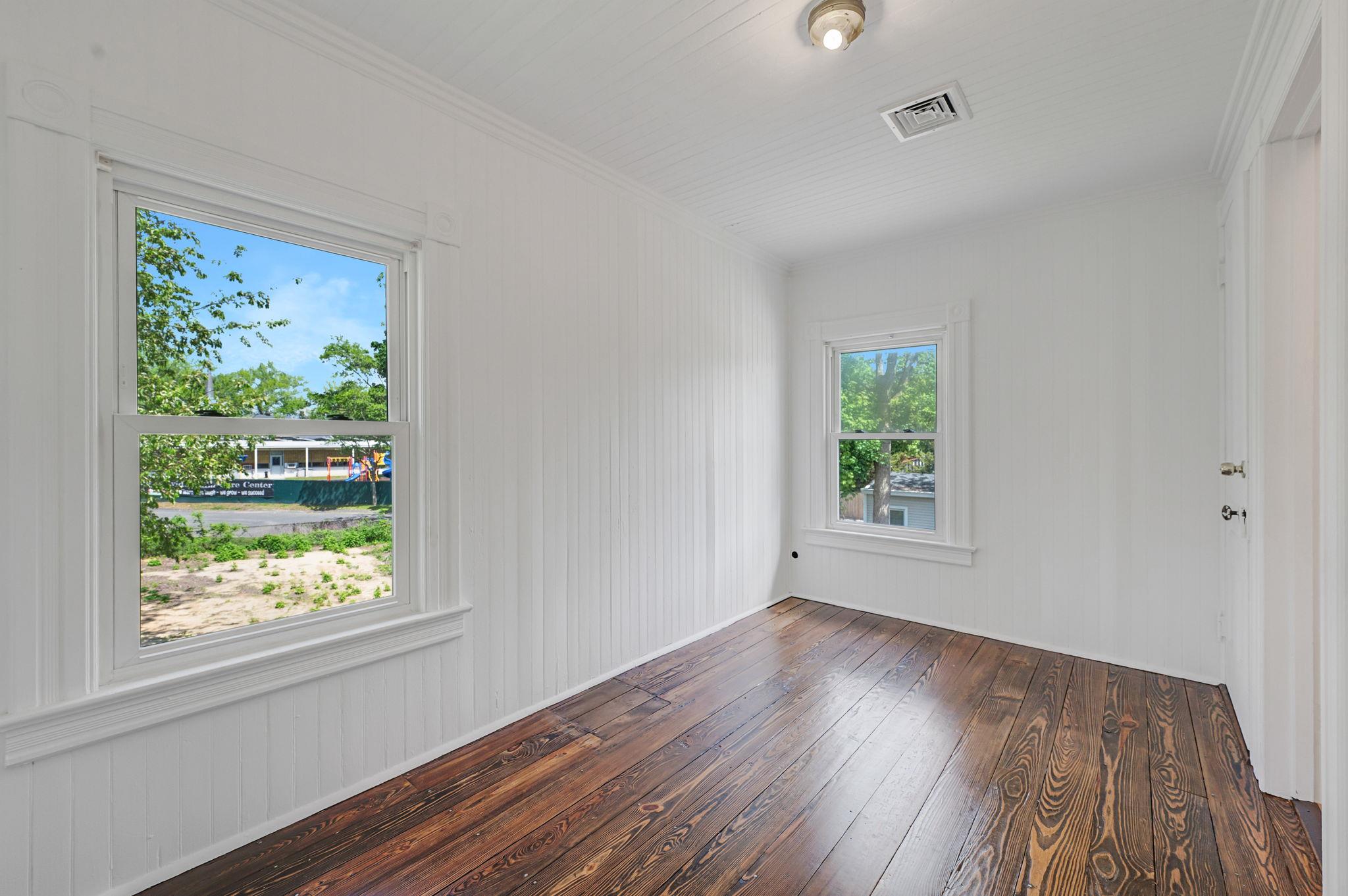 434 Griffing Avenue, Riverhead, New York image 15