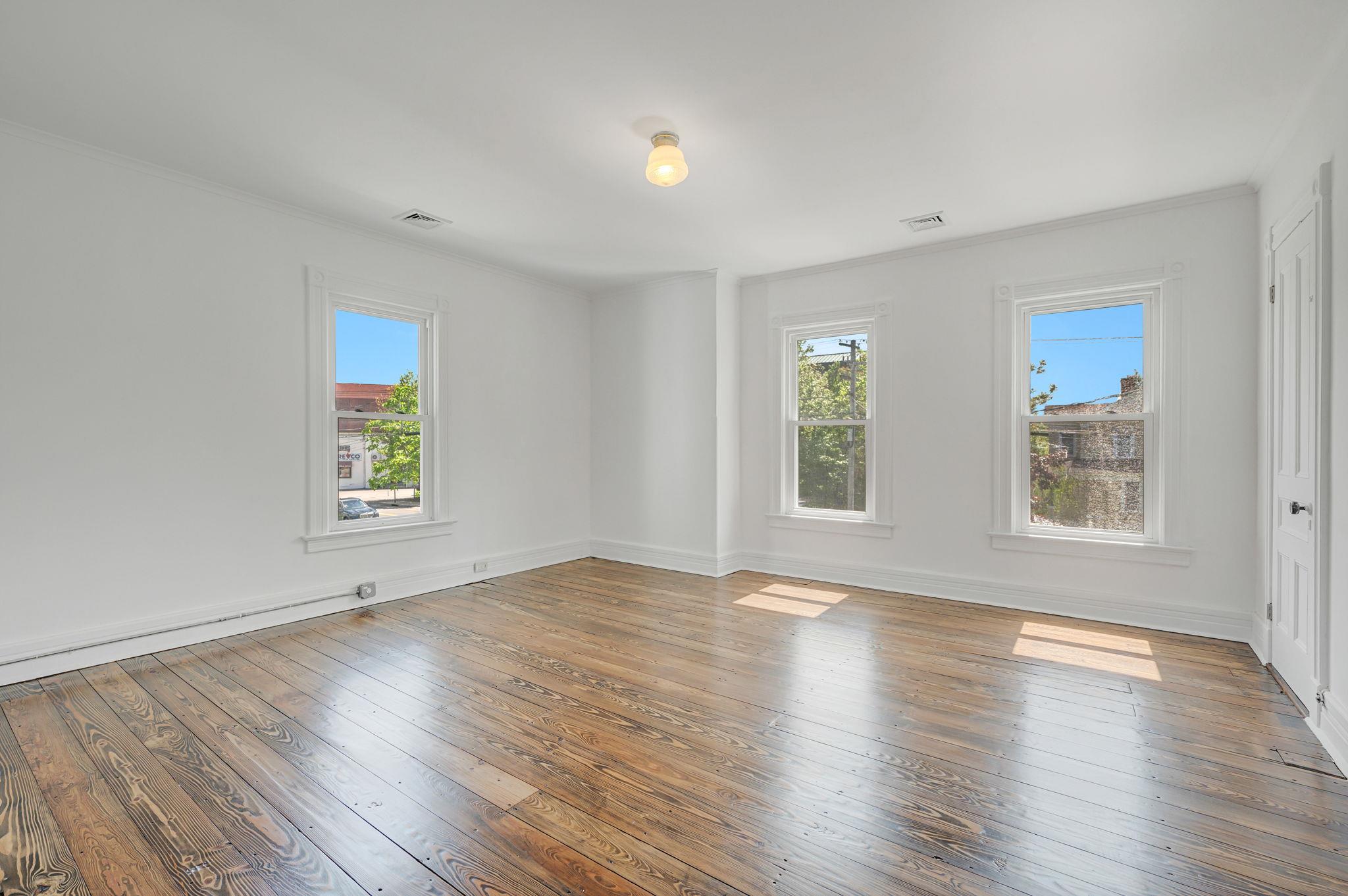 434 Griffing Avenue, Riverhead, New York image 13