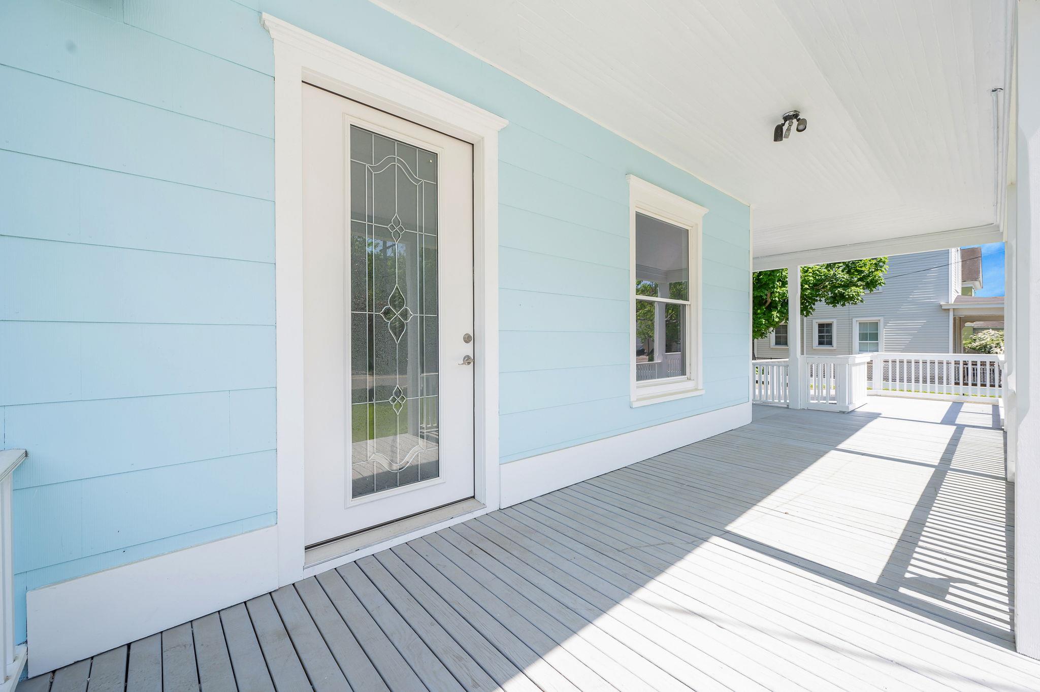 434 Griffing Avenue, Riverhead, New York image 5
