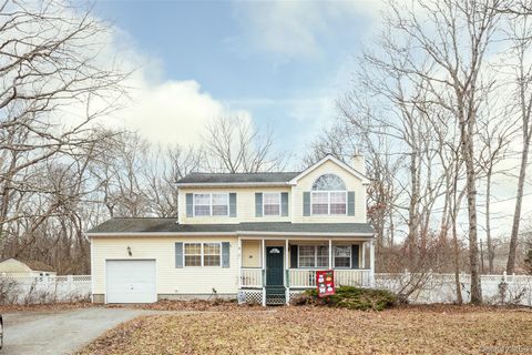 24 Lonscreek Place Mastic Beach NY 11951