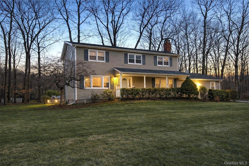 Photo of 22 Palisades Court, Pomona, NY 10970 (MLS # 956974)