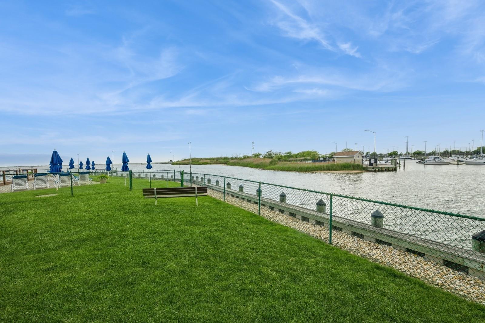 240 Mariners Way, Copiague, New York image 21