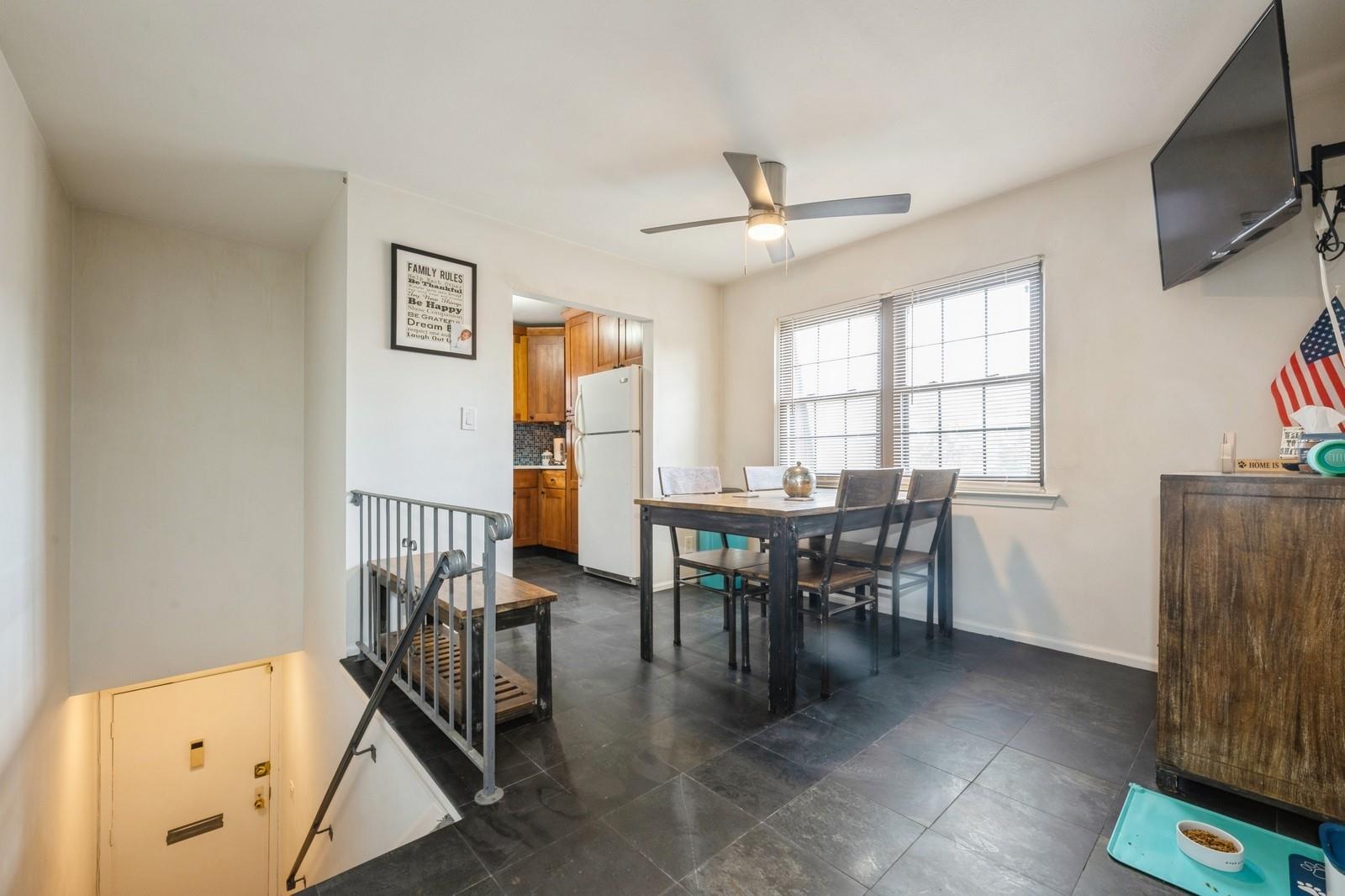 240 Mariners Way, Copiague, New York image 2