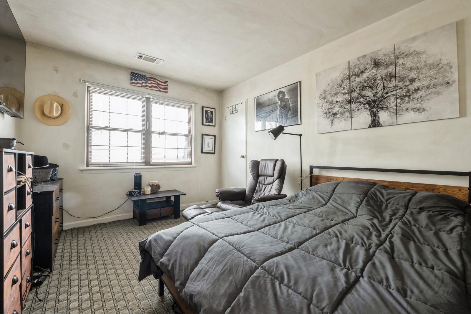 240 Mariners Way, Copiague, New York image 13