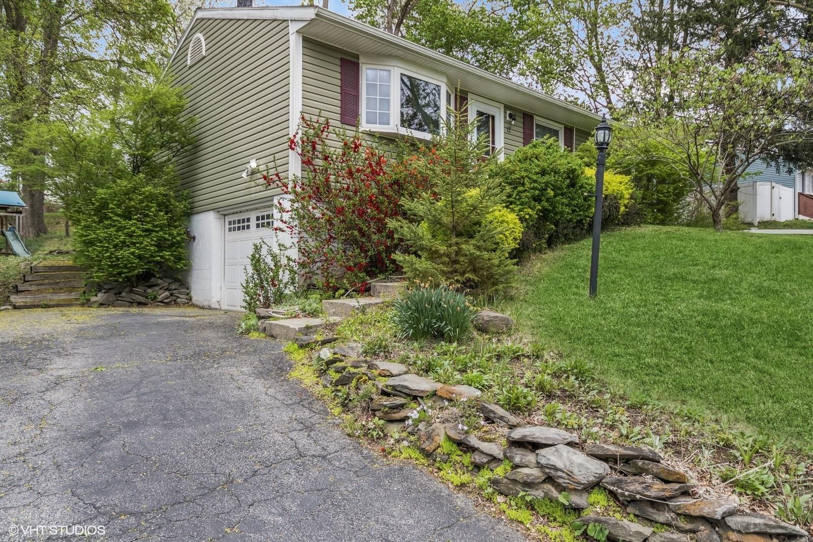12 Oakwood Drive, Wappingers Falls, New York image 2