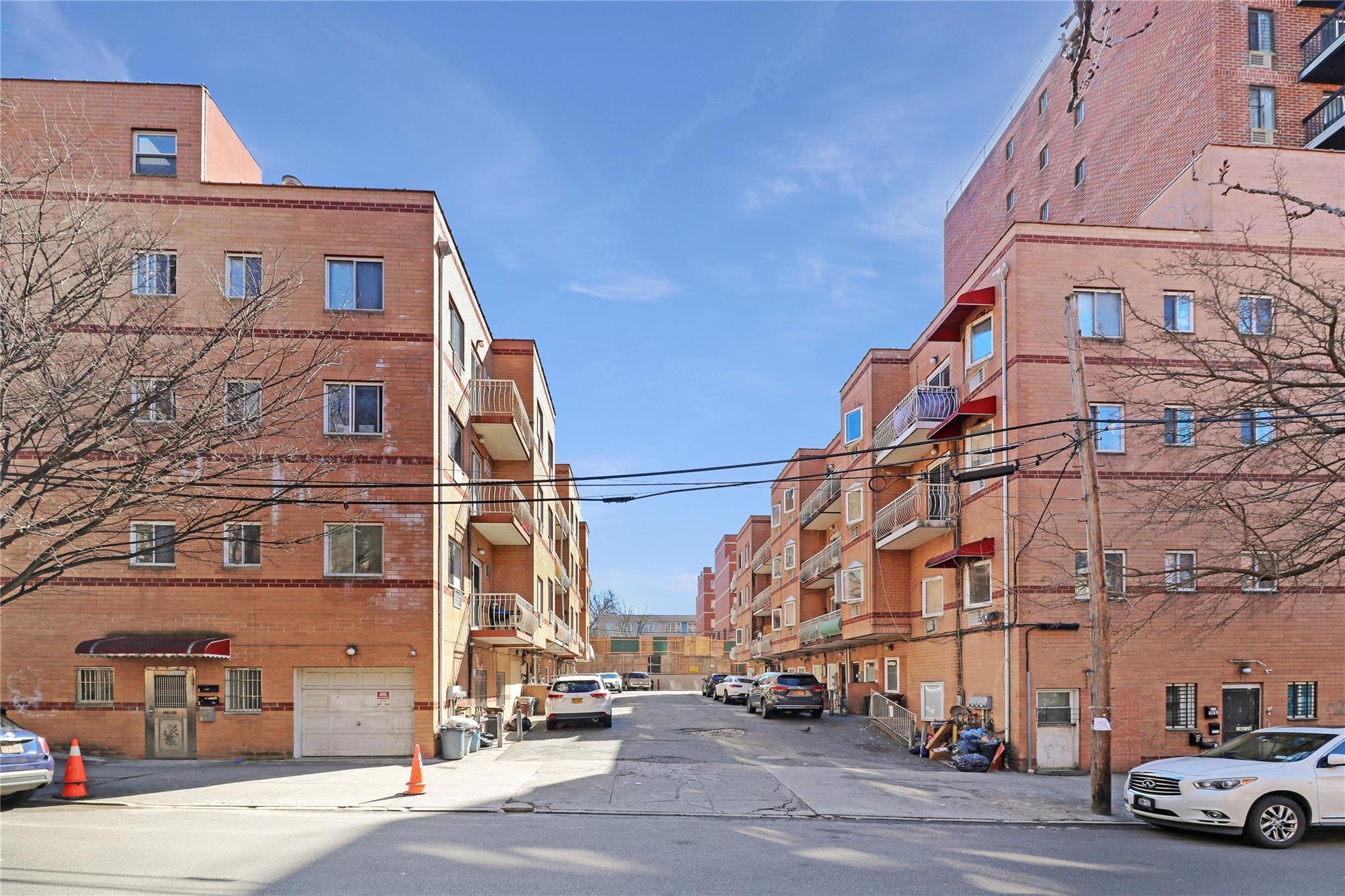 34 Avenue 2nd Floor, Flushing, Queens, NY - 2 Bedrooms  
3.5 Bathrooms - 