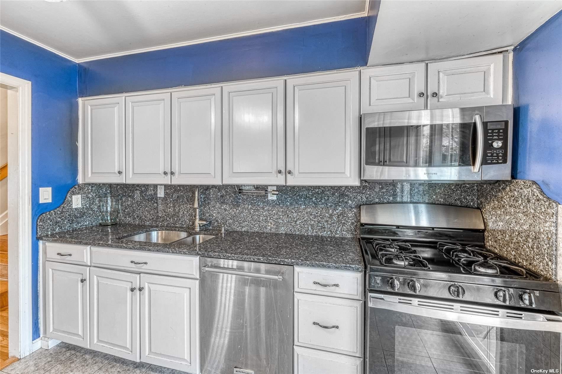 4 Kent Place, Plainview, New York image 10