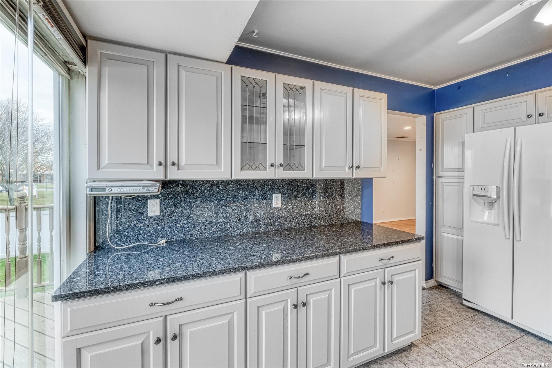 4 Kent Place, Plainview, New York image 9