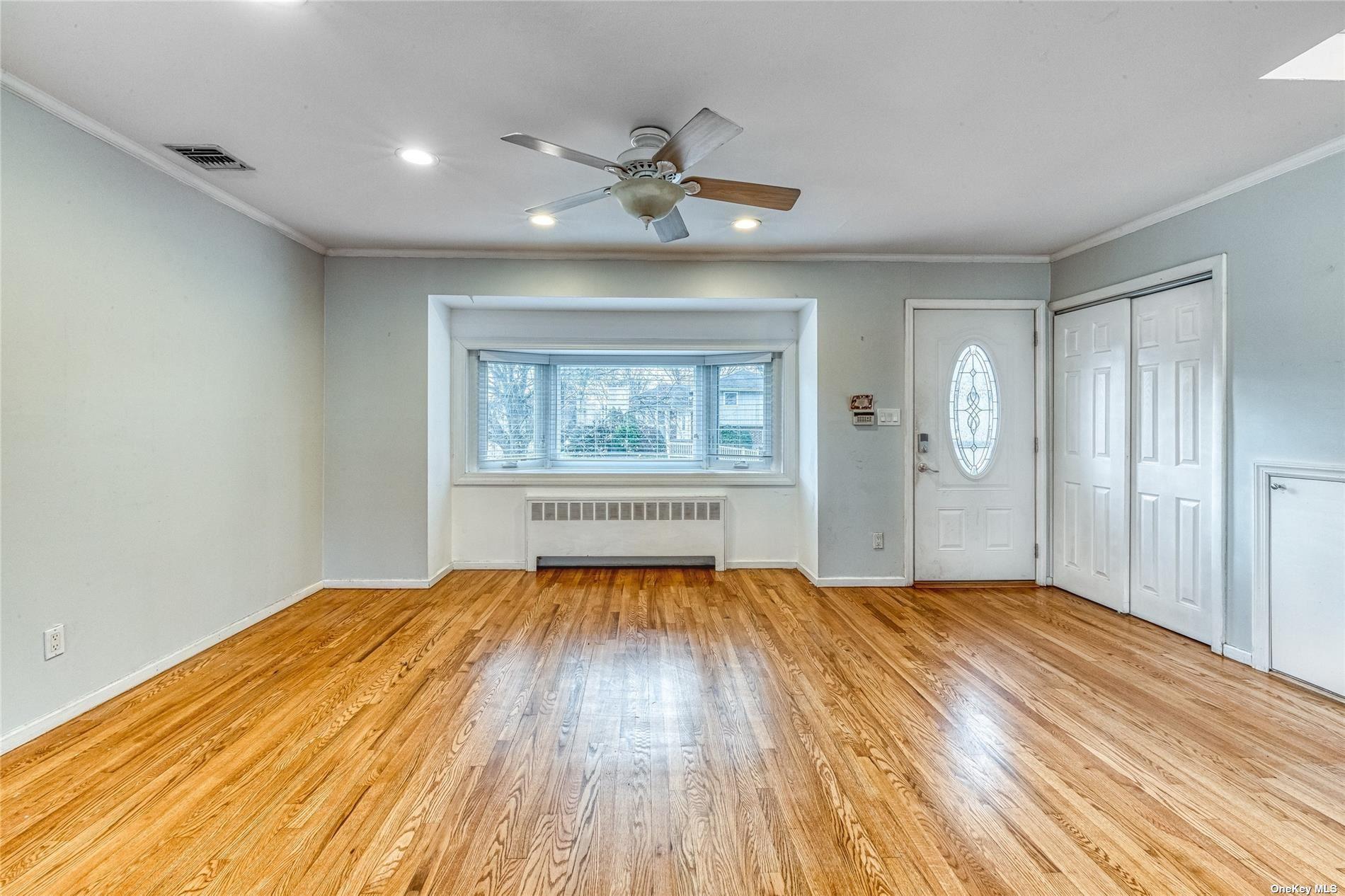 4 Kent Place, Plainview, New York image 2