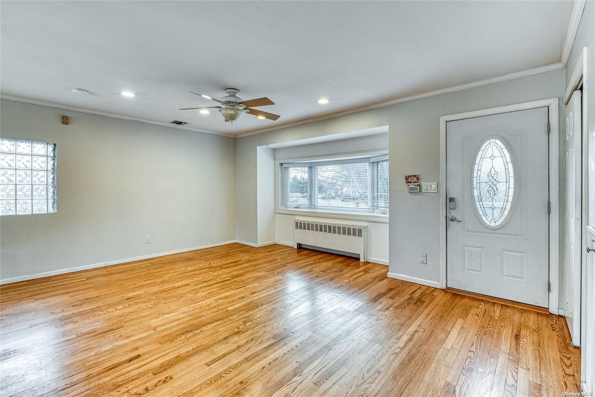 4 Kent Place, Plainview, New York image 3