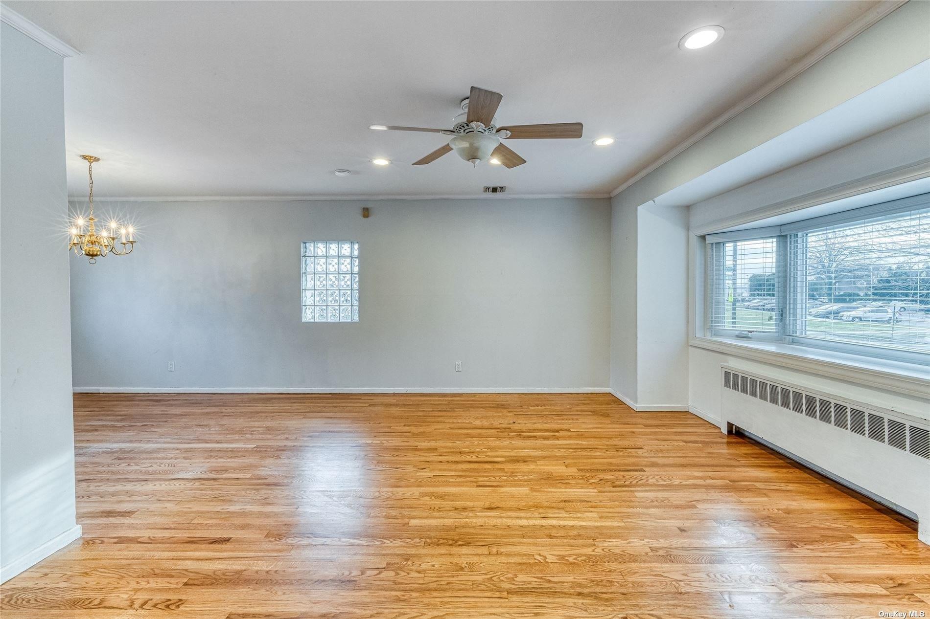4 Kent Place, Plainview, New York image 11