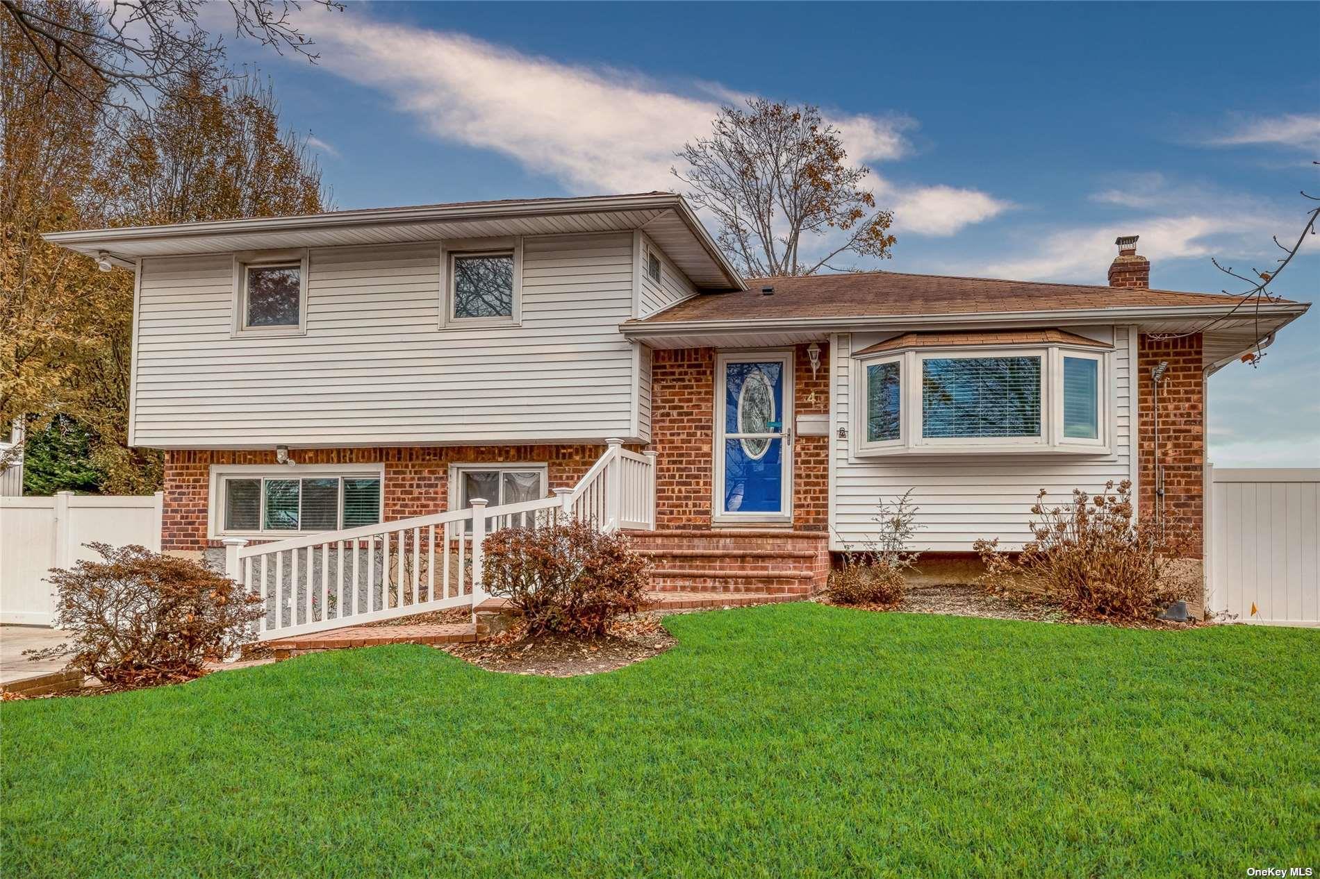 4 Kent Place, Plainview, New York image 1