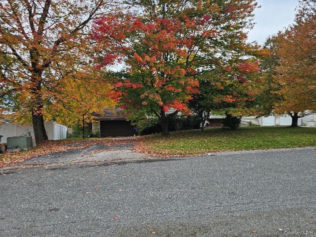 Photo of 61 Maureen Drive, Middletown, NY 10940 (MLS # 1063882)