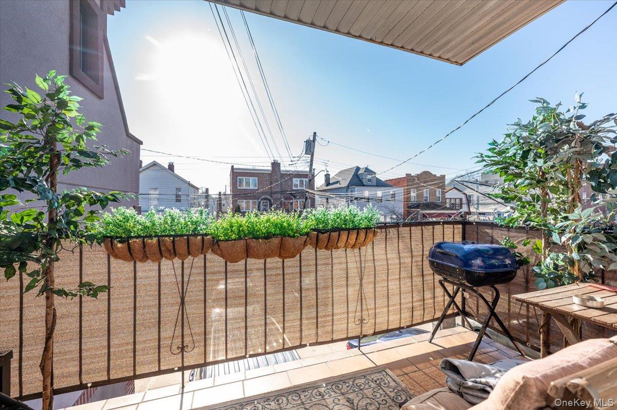 2873 Roebling Avenue