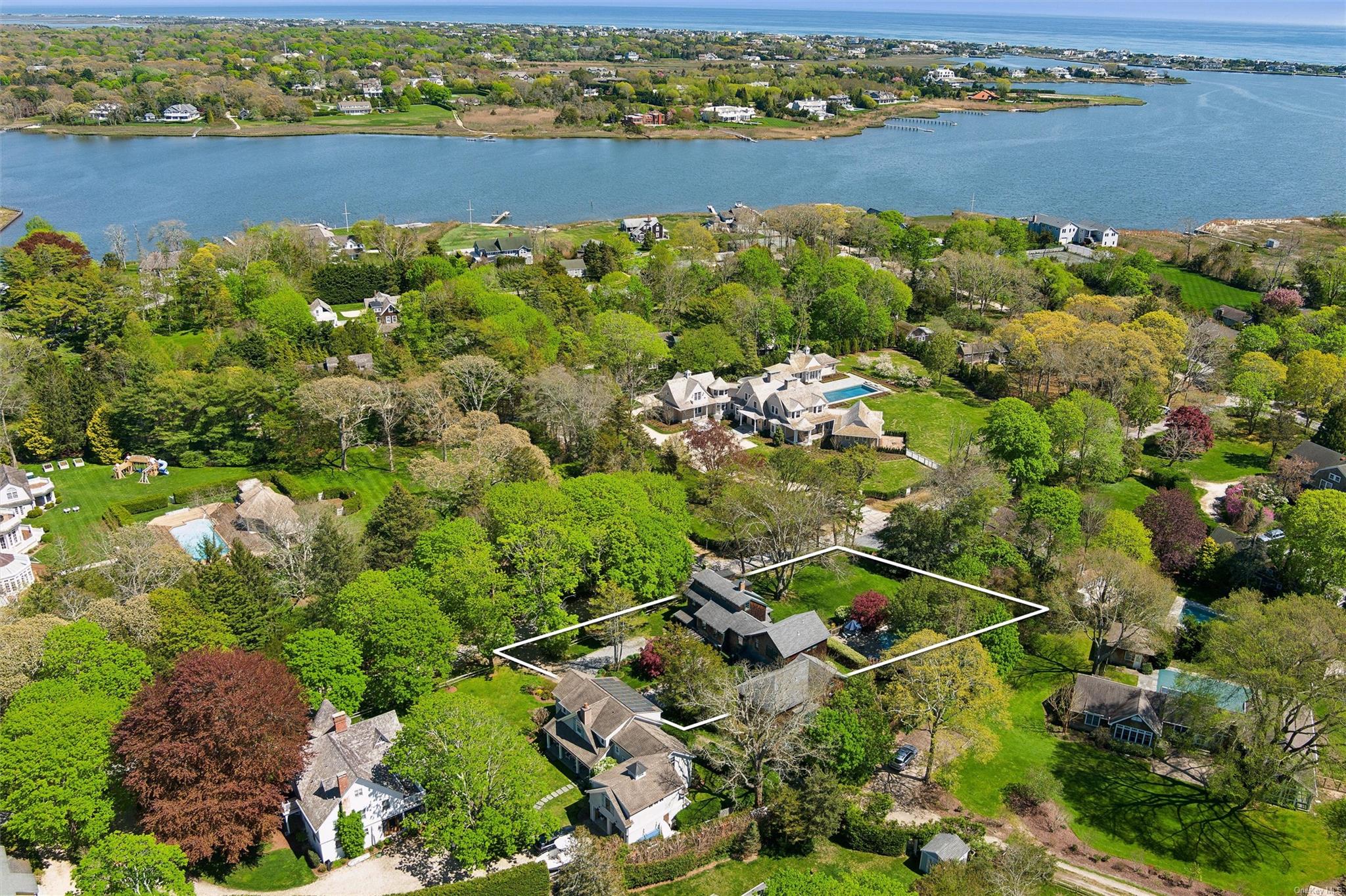 17 Woodbridge Lane, Westhampton Beach, New York image 35