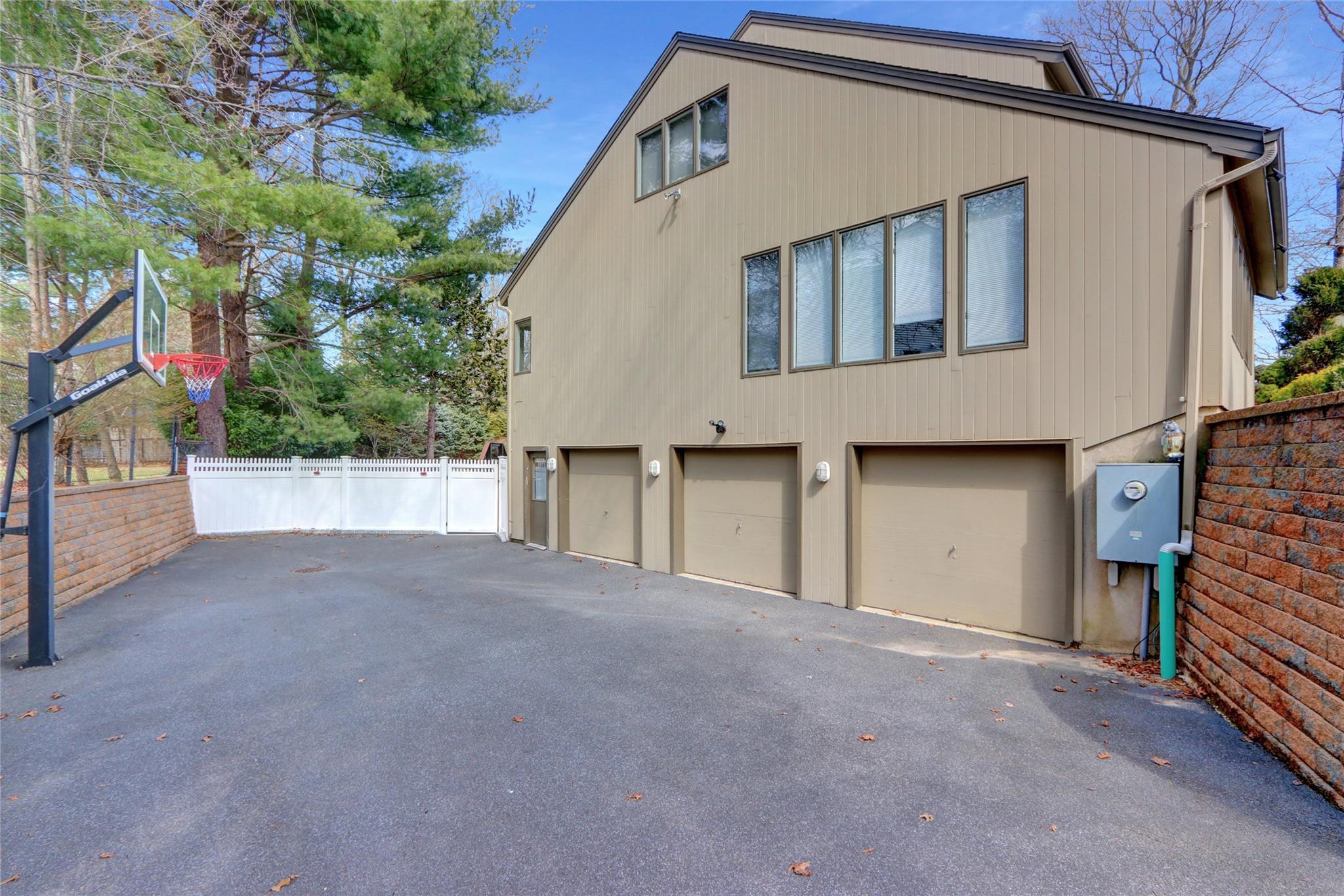 52 Jefferson Landing Circle, Port Jefferson, New York image 4