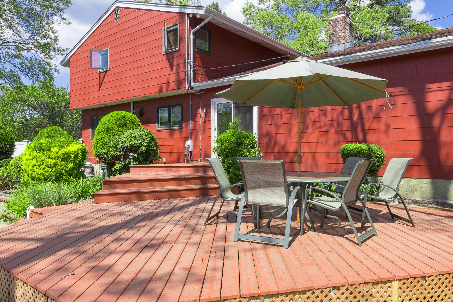 284 Bow Drive, Hauppauge, New York image 18
