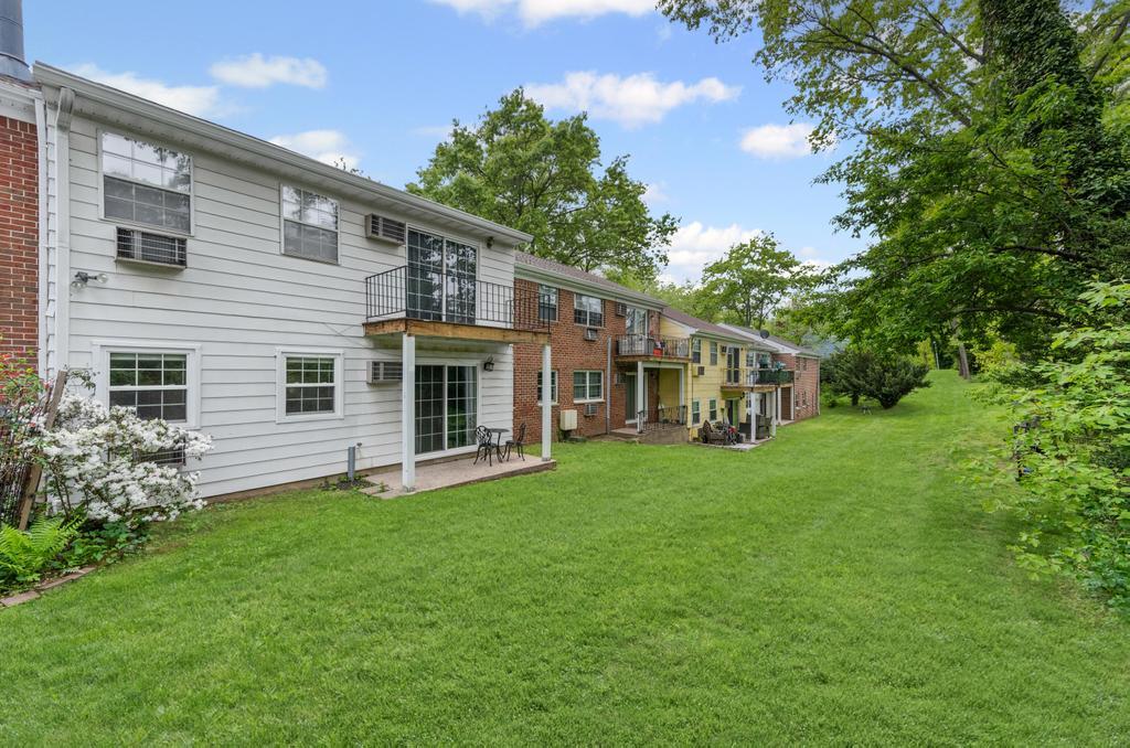 804 Towne House Village, Hauppauge, New York image 3