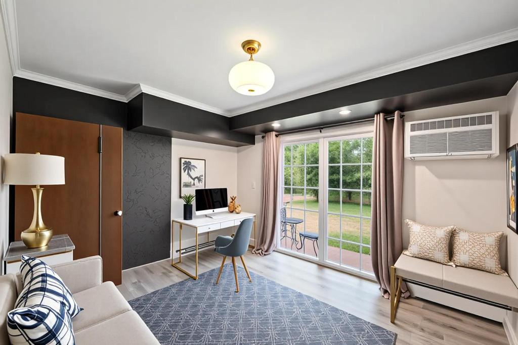 804 Towne House Village, Hauppauge, New York image 16