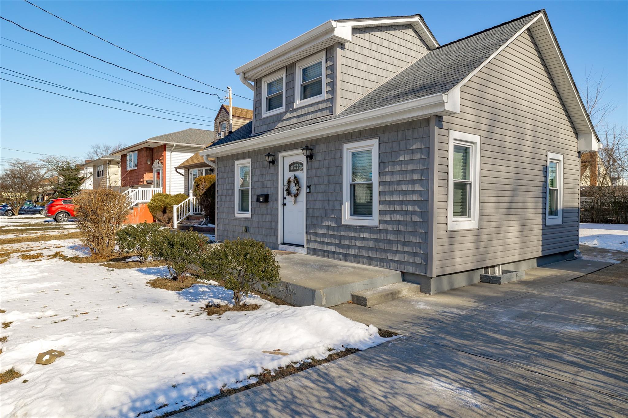 321 Fenimore Avenue, Uniondale, New York image 2