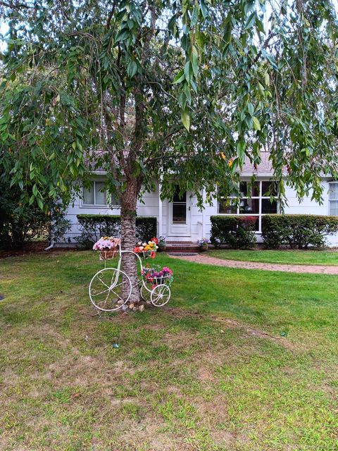 Homes For Rent - 17 Kyle Road<br/> Hampton Bays, NY 11946