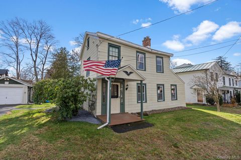 Apartment For Sale - 10 Albertson Street<br/> Hyde Park, NY 12538