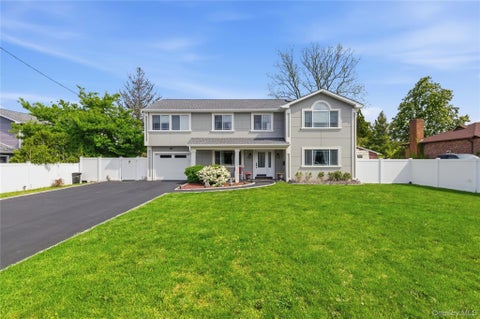 Homes For Sale - 23 Haide Place<br/> East Islip, NY 11730