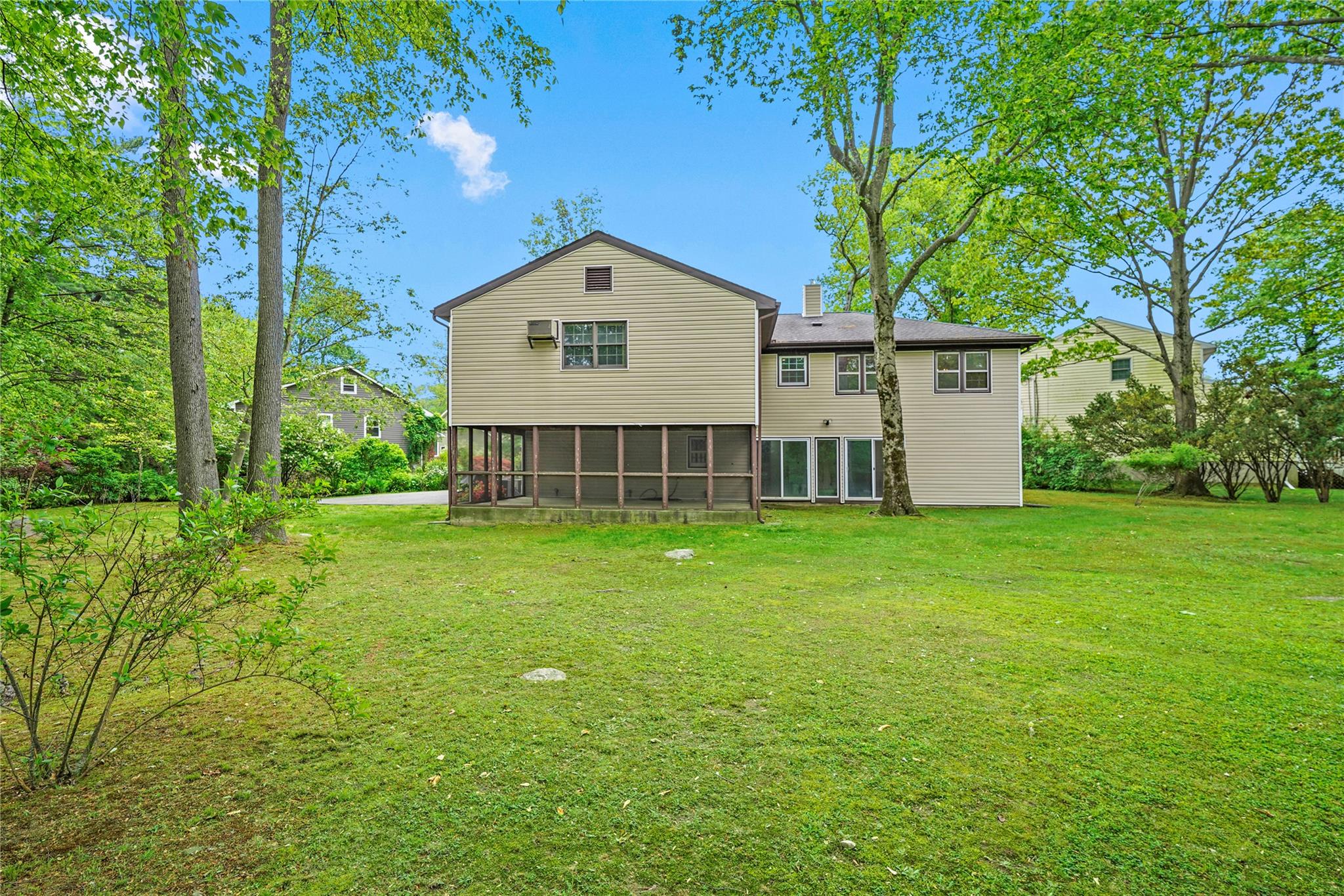 150 Maywood Road, New Rochelle, New York image 14