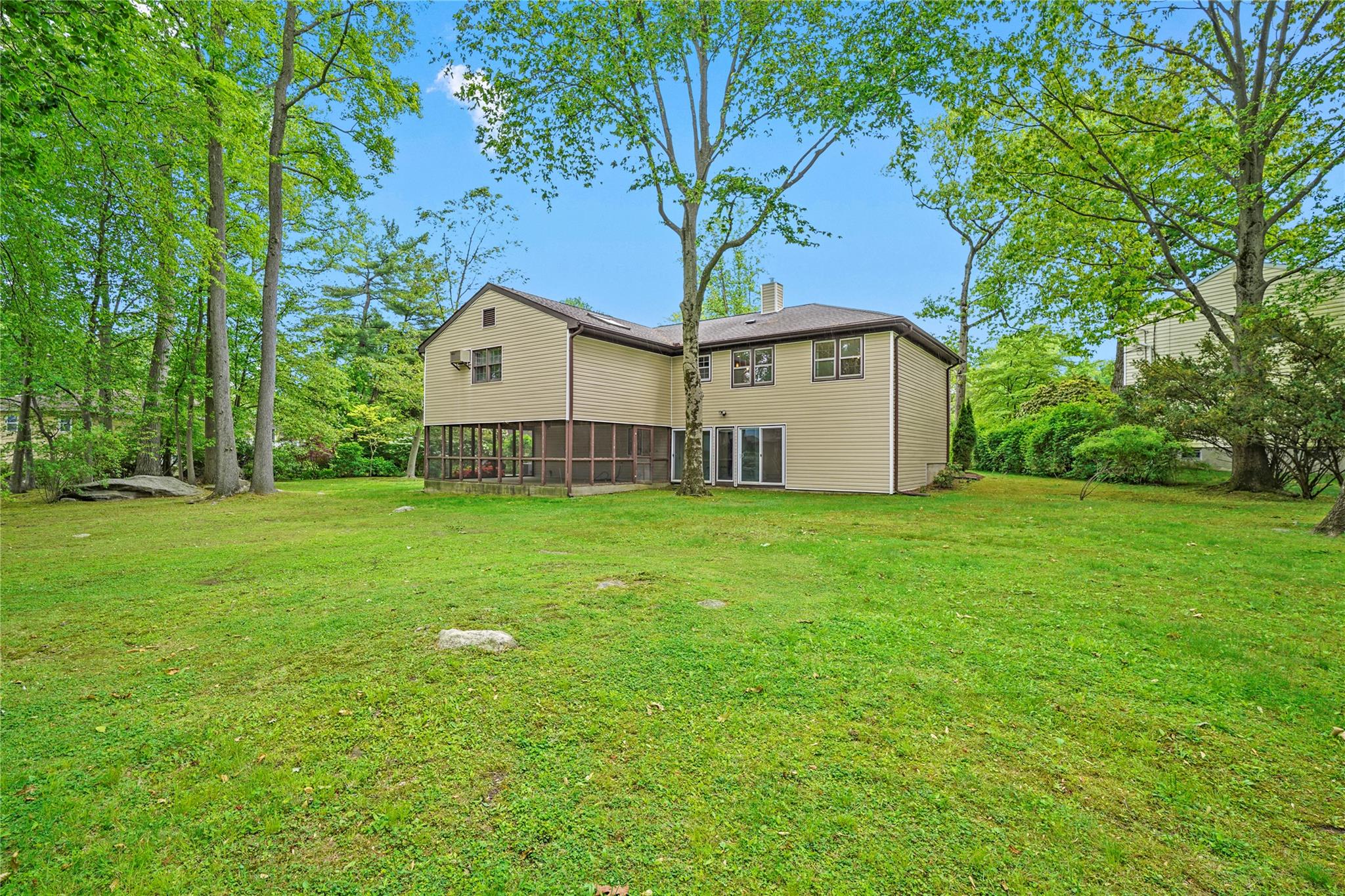 150 Maywood Road, New Rochelle, New York image 13