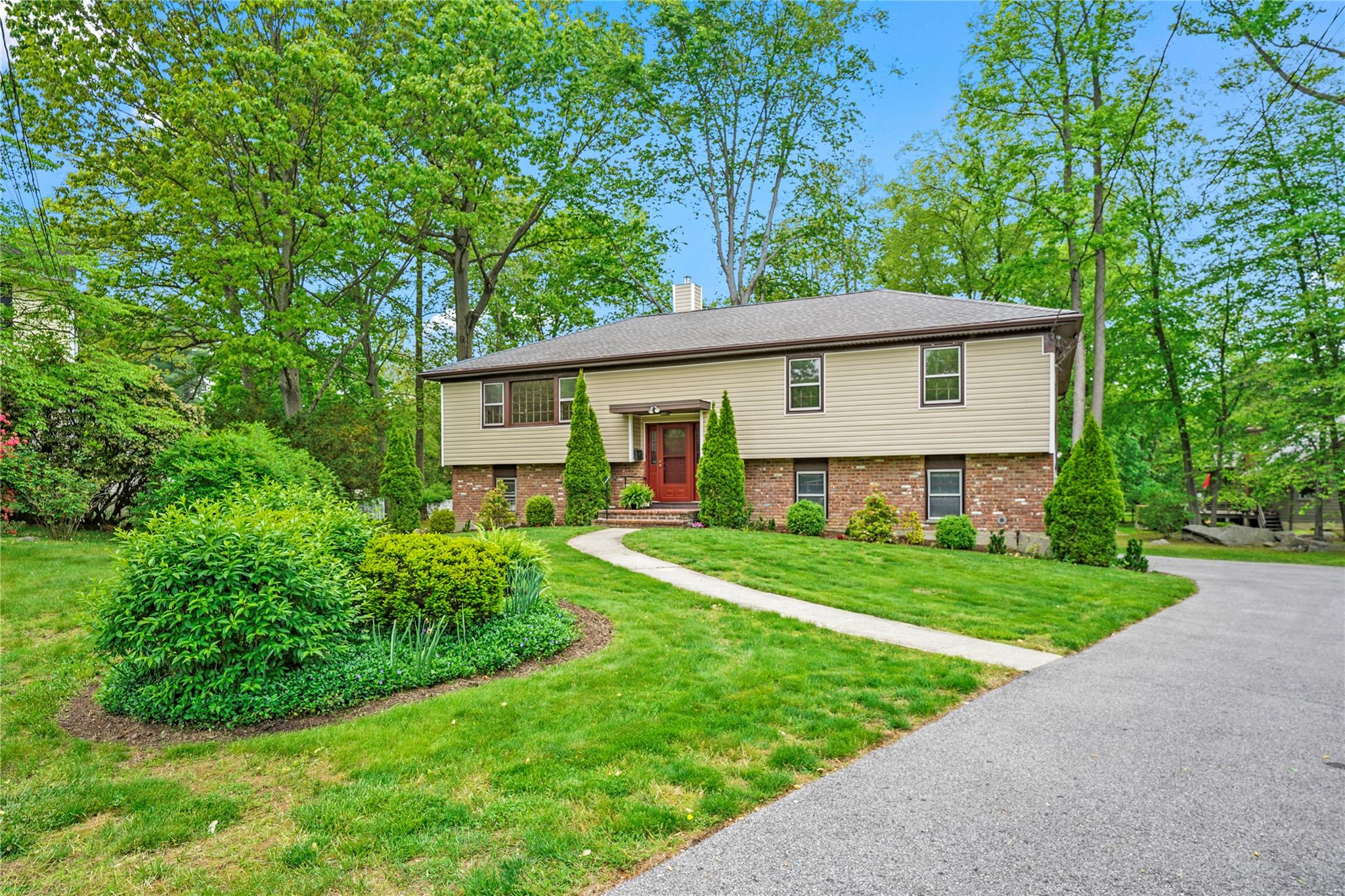 150 Maywood Road, New Rochelle, New York image 15