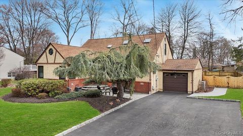 Homes For Sale - 26 Edsall Avenue<br/> Nanuet, NY 10954