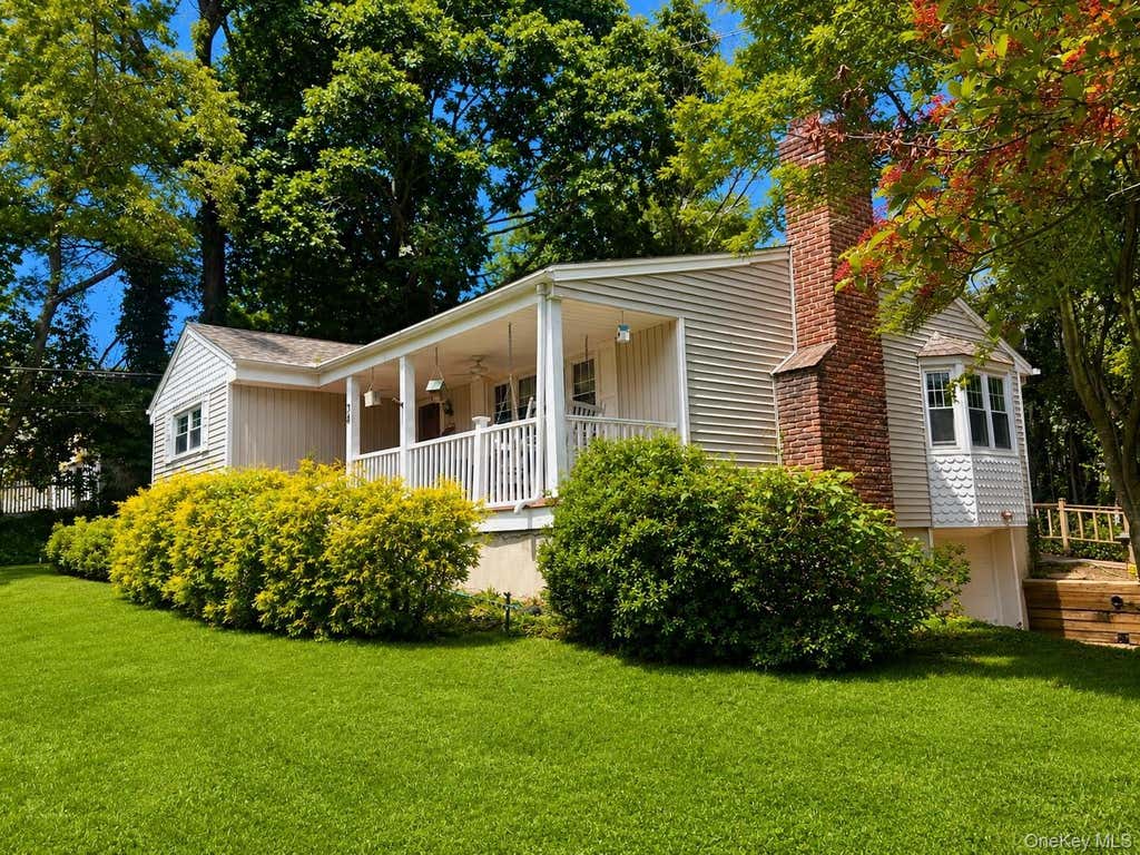 Photo of 38 Hill Drive, Glen Head, NY 11545 (MLS # 1027250)