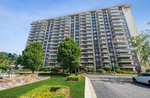 Homes For Sale - 18-15 215 Street #PH F<br/> Bayside, NY 11360