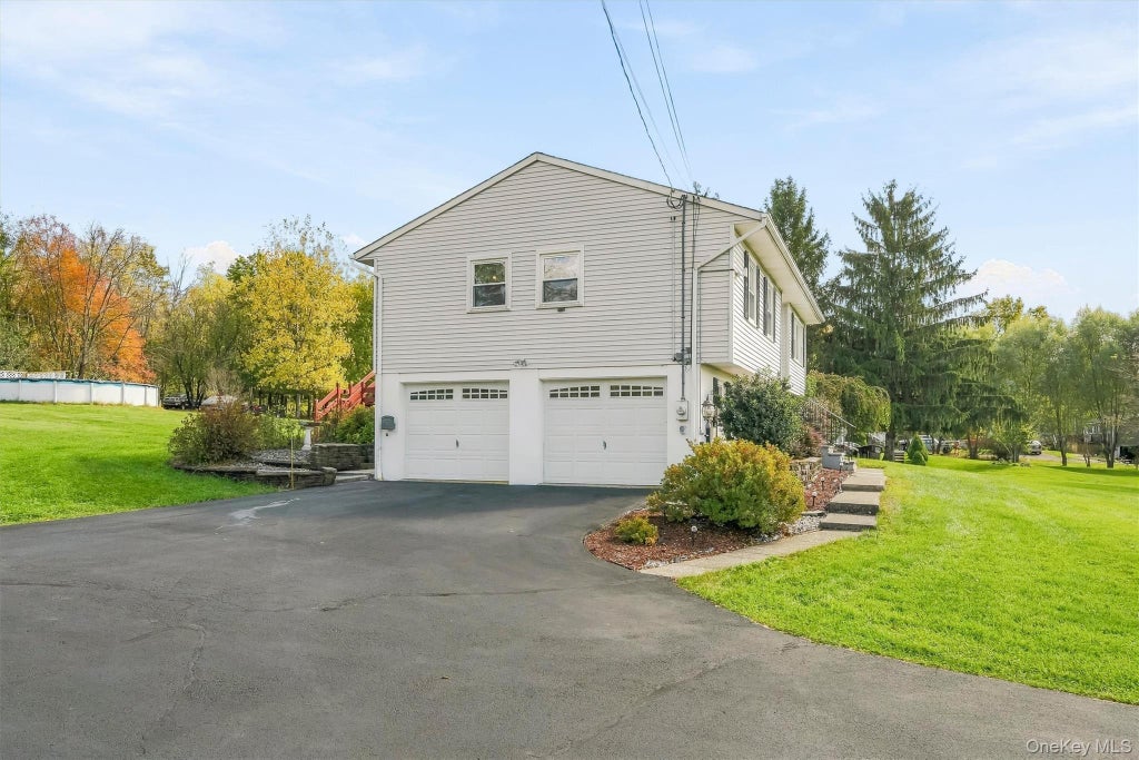 Photo of 129 Gate Schoolhouse Road, New Hampton, NY 10958 (MLS # 1061592)