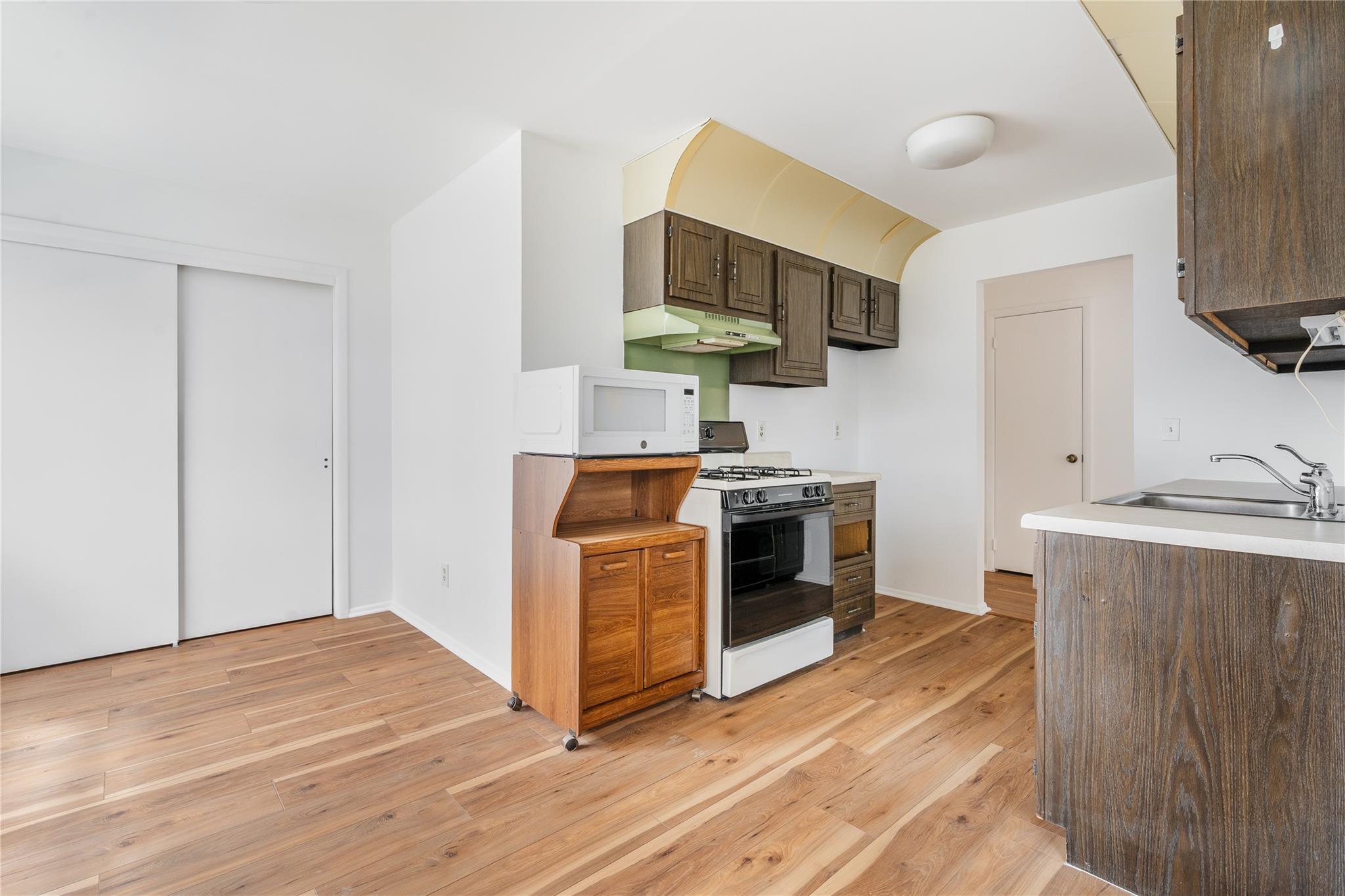 222 Doxbury Lane, Suffern, New York image 13