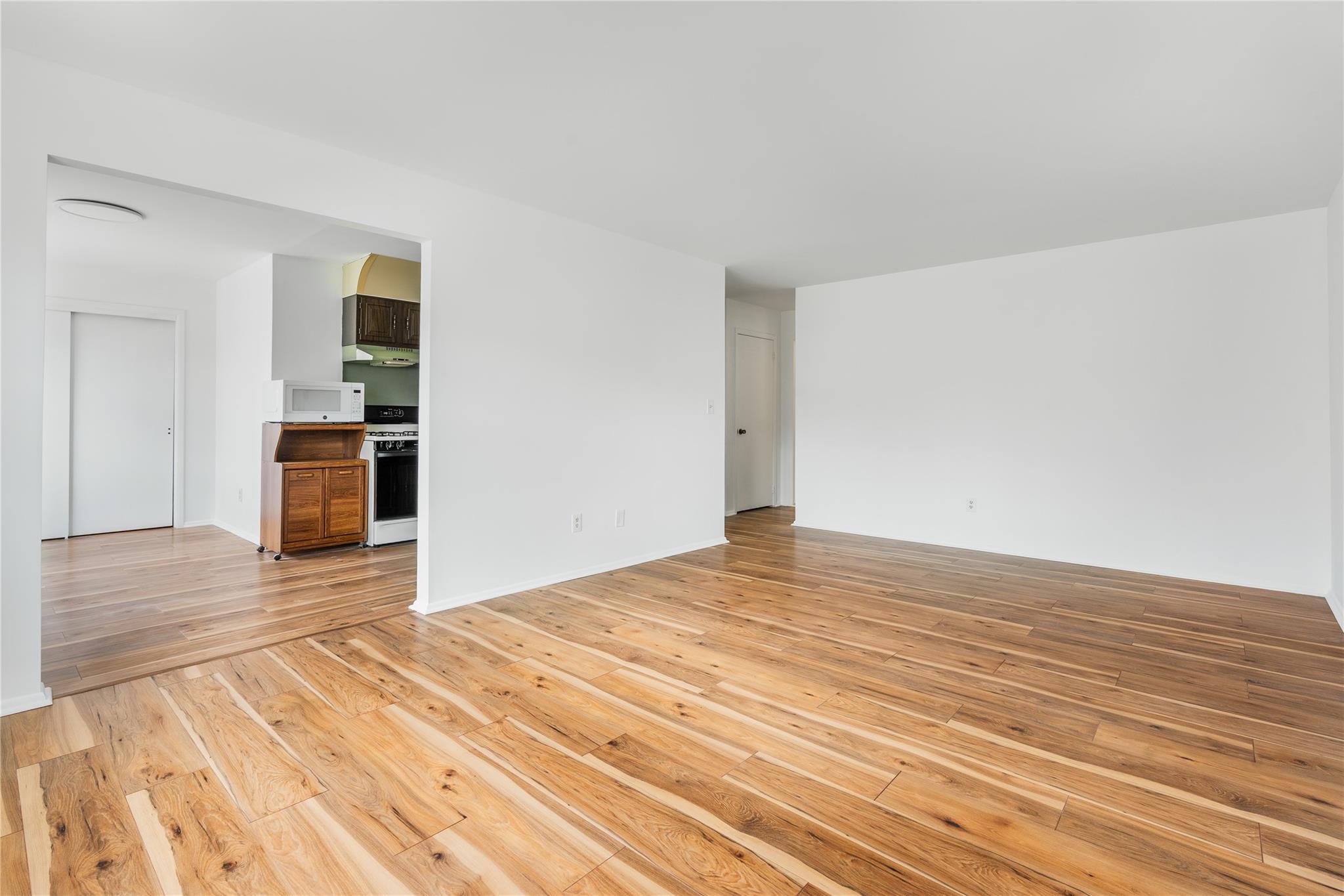222 Doxbury Lane, Suffern, New York image 8
