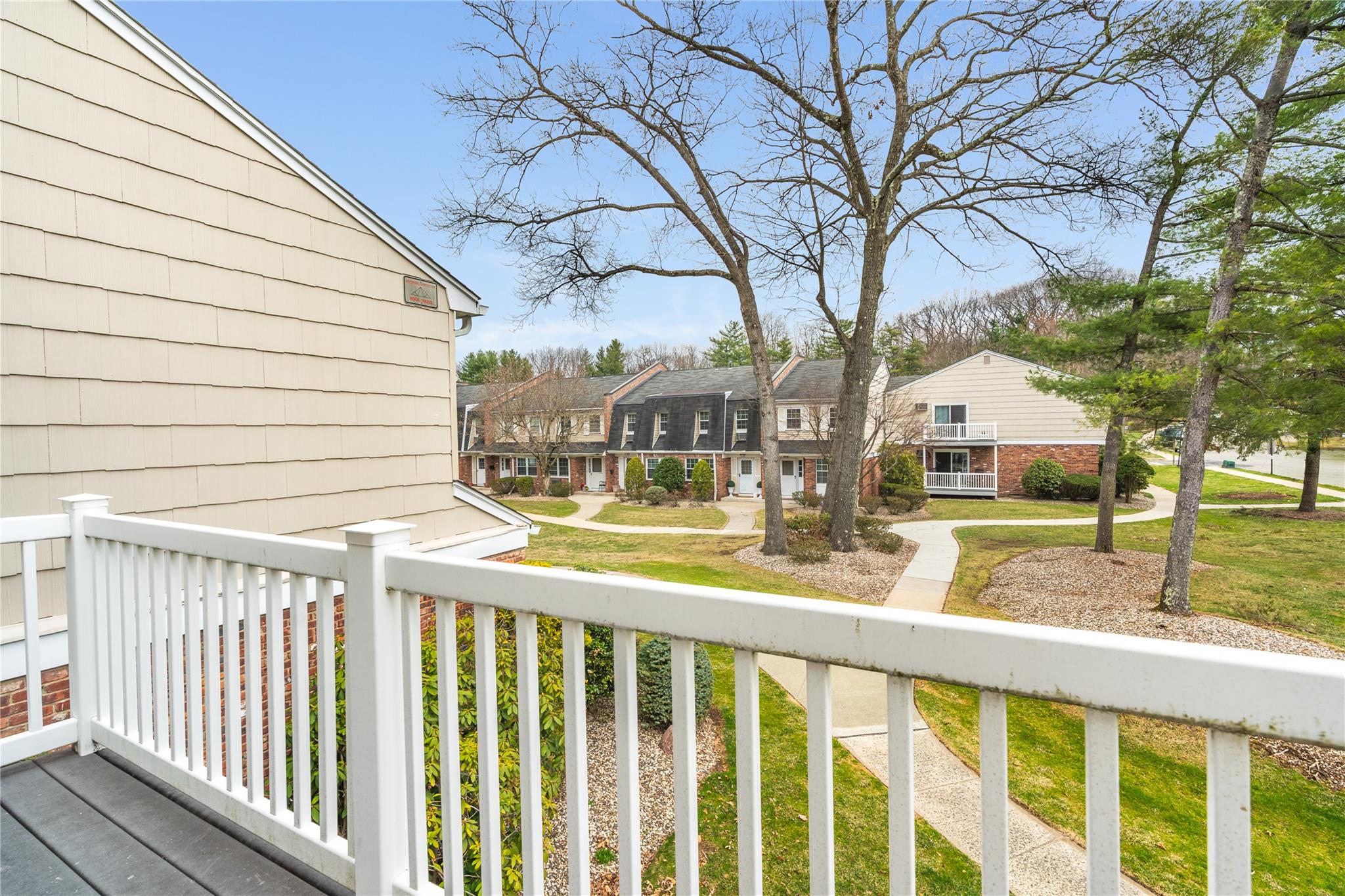 222 Doxbury Lane, Suffern, New York image 4