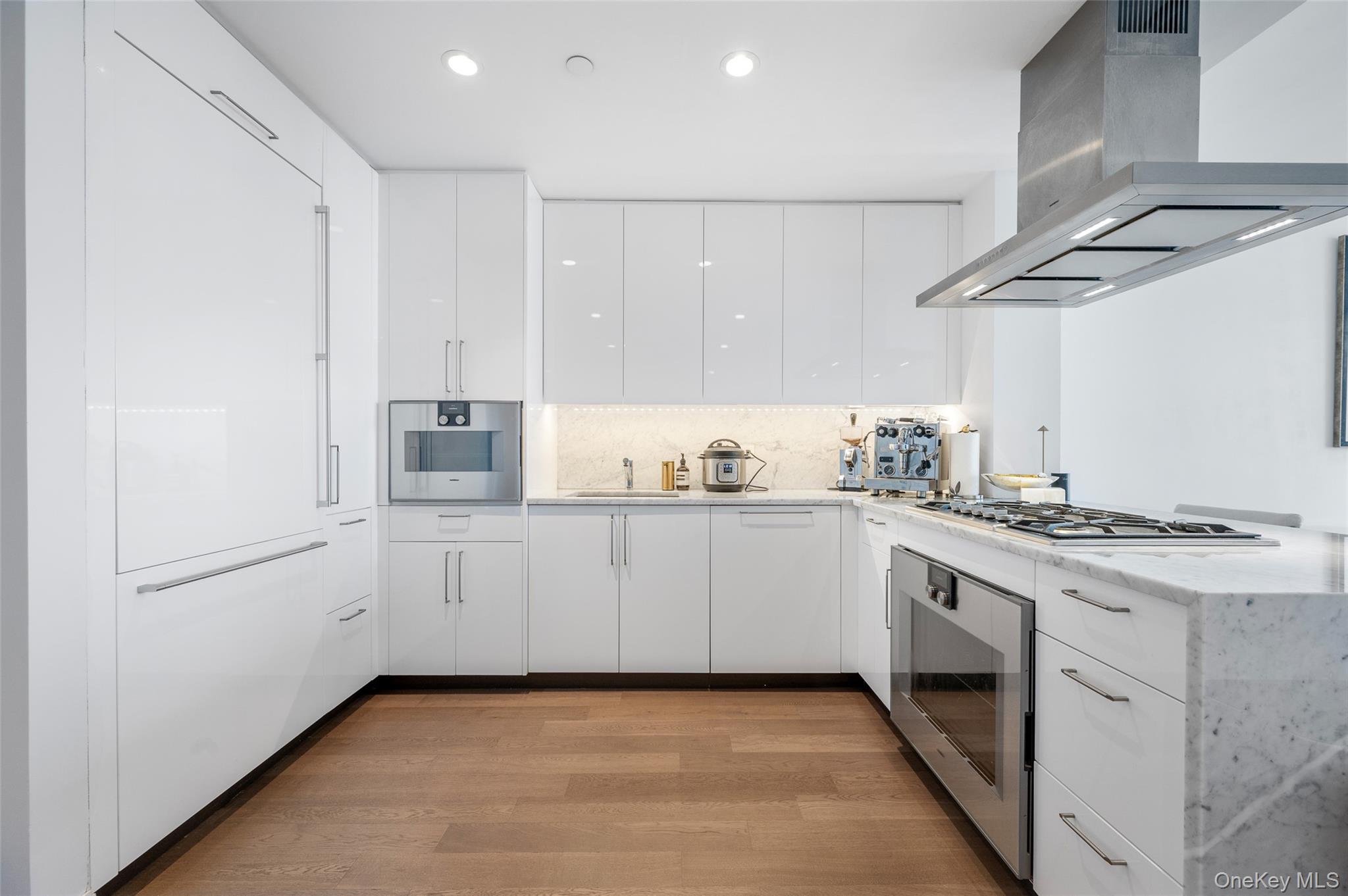 460 W 42nd Street 57G