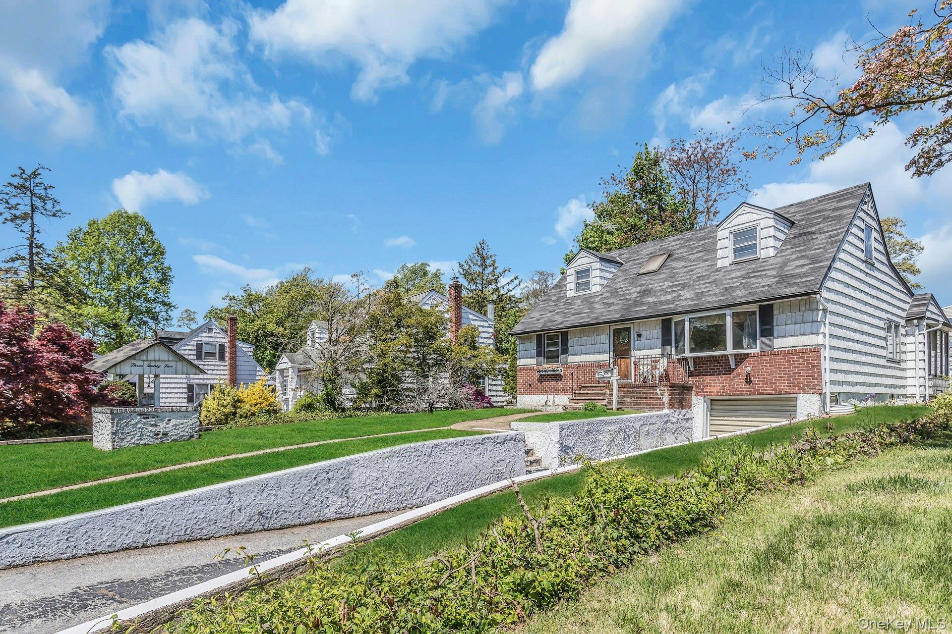 325 N Service Road