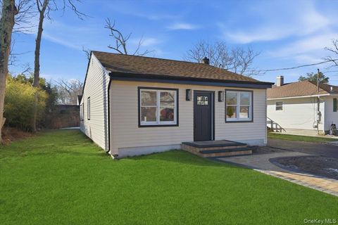 Homes For Sale - 38 Lafayette Drive<br/> Shirley, NY 11967