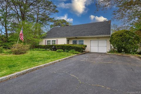 Homes For Sale - 275 Southaven Avenue<br/> Medford, NY 11763